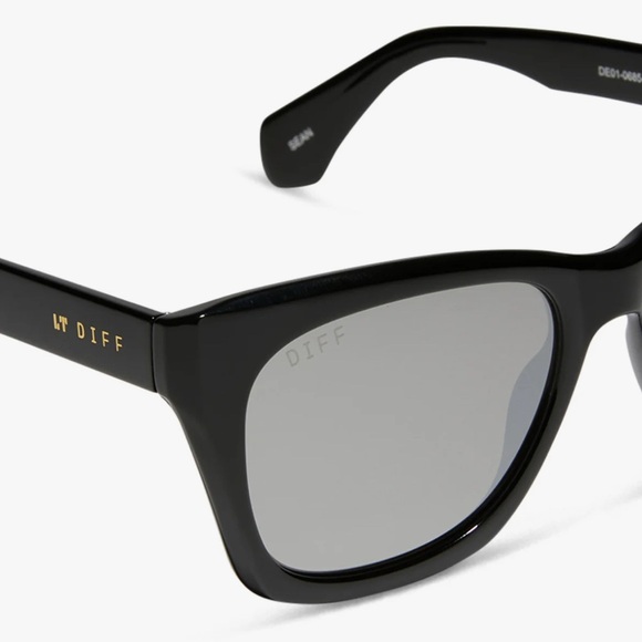 DIFF Black Square Sunglasses with Gray Lenses, Case included DIFF the White Lotus Designer Square Sunglasses for Women  main image 2